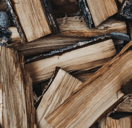 How to Build the Perfect Campfire and Make S’mores This Summer